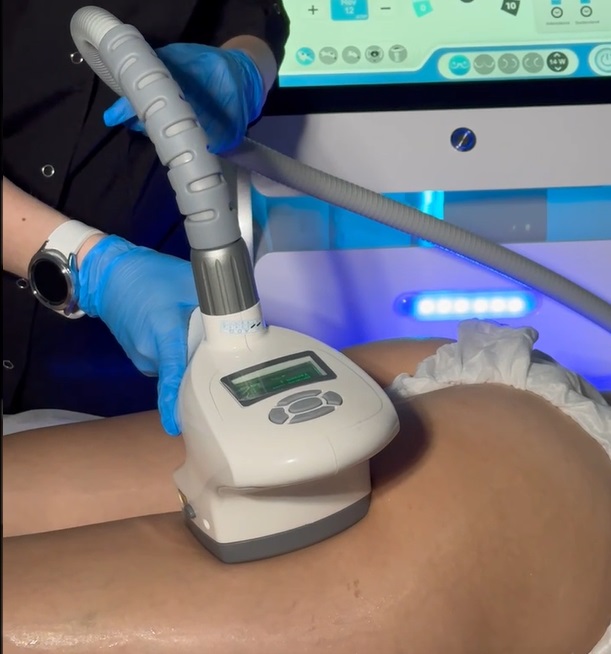 Принцип действия - вакуумно-роликовый массаж по телу.jpg